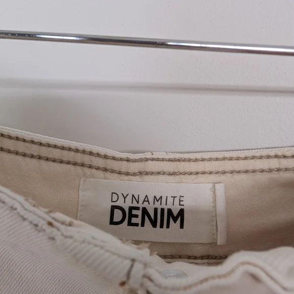 DYNAMITE CREAM JEANS SIZE 26 - Picture 6 of 9
